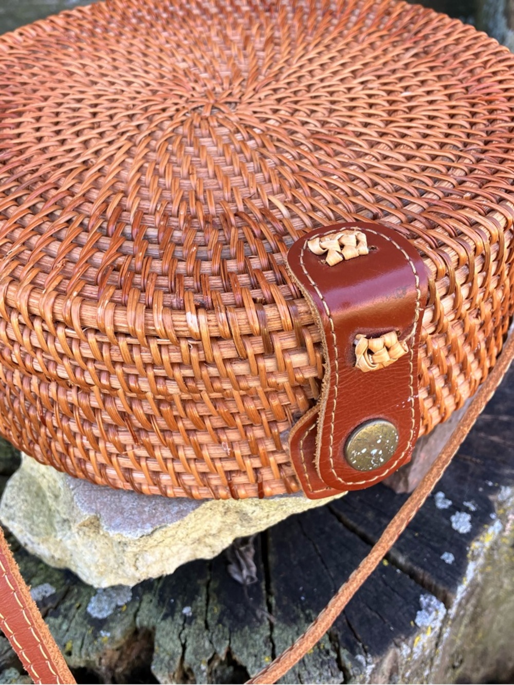 Anthropologie Summer Woven Round Rattan Crossbody Bag w/ Leather Straps - Picture 4 of 14